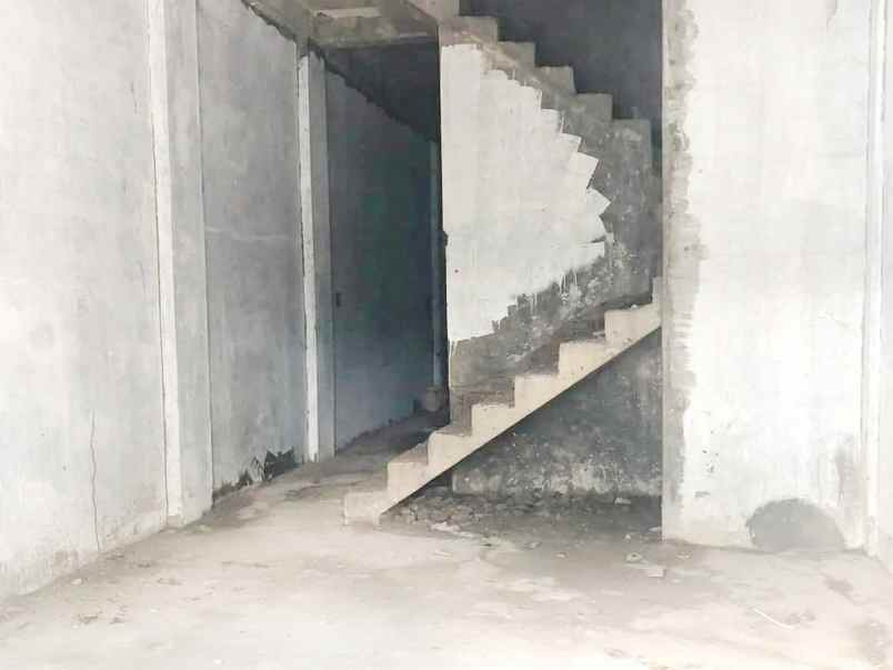 dijual rumah jalan kolonel yos sudarso