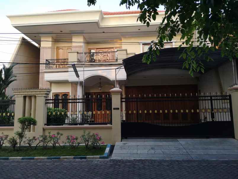 dijual rumah jalan manyar jaya