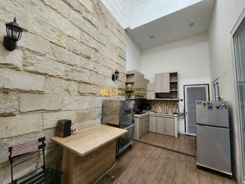 dijual rumah jalan panglima nyak makam