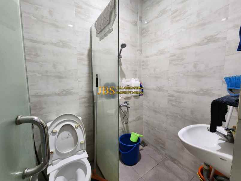 dijual rumah jalan panglima nyak makam