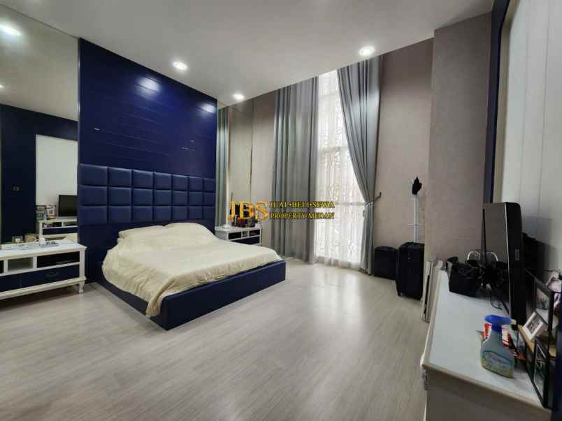 dijual rumah jalan panglima nyak makam