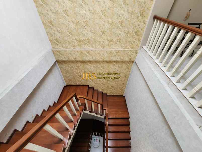 dijual rumah jalan panglima nyak makam