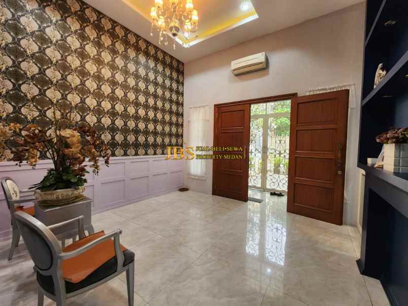 dijual rumah jalan panglima nyak makam