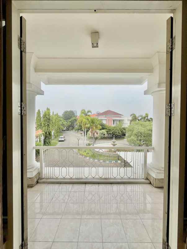 dijual rumah jalan prapen indah