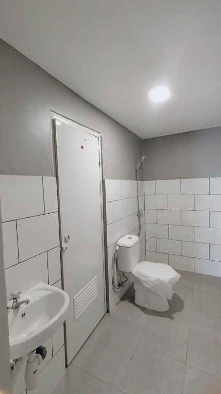 dijual rumah jalan raya ciater bsd serpong