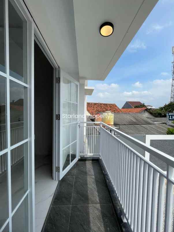 dijual rumah jalan raya ciputat