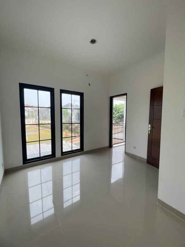 dijual rumah jalan raya ciputat