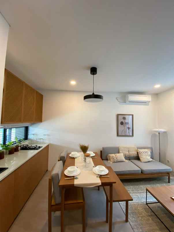 dijual rumah jalan raya parigi bintaro