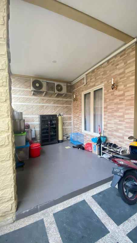 dijual rumah jambangan