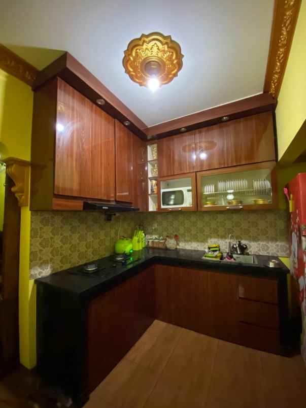 dijual rumah janur asri