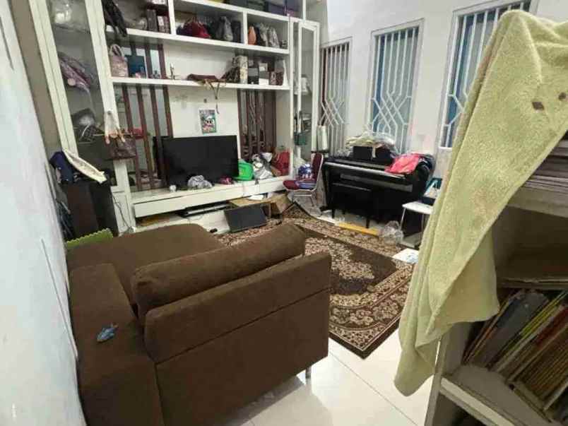 dijual rumah jatinegara