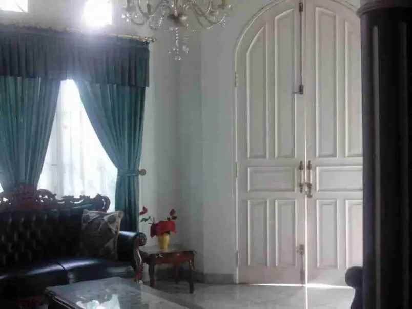 dijual rumah jatiwaringin