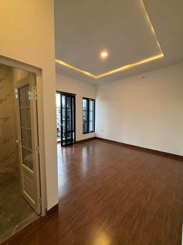 dijual rumah jatiwaringin bekasi