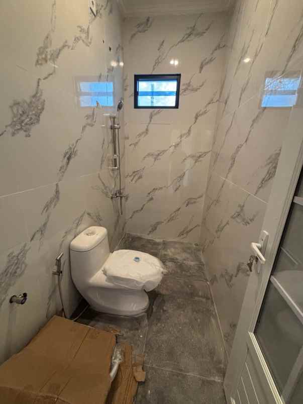 dijual rumah jatiwaringin bekasi