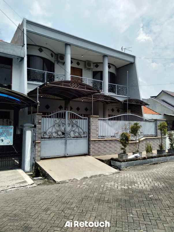 dijual rumah jemursari