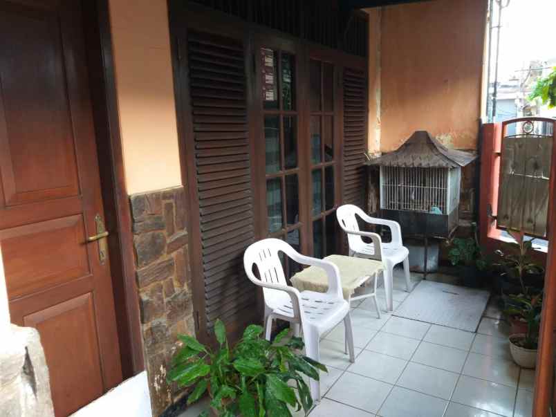 dijual rumah jl