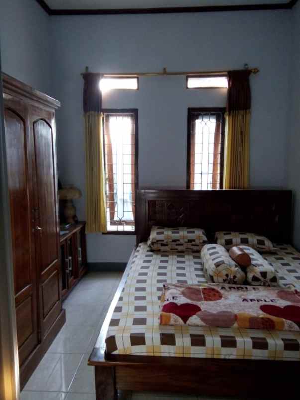 dijual rumah jl bobojong