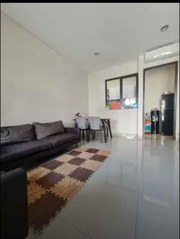 dijual rumah jl bsd raya vanya park