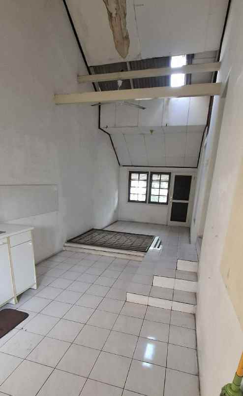 dijual rumah jl cendrawasih bintaro kec