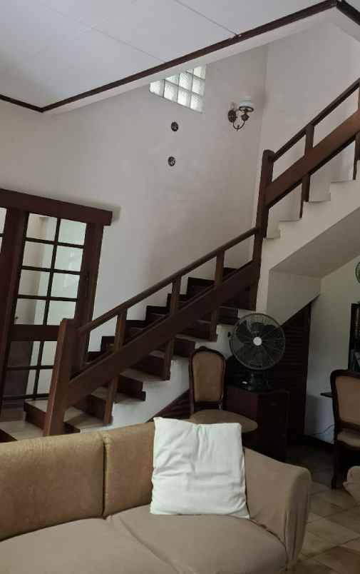 dijual rumah jl cendrawasih bintaro kec