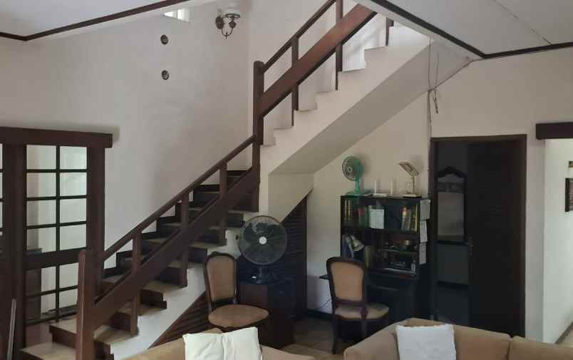 dijual rumah jl cendrawasih bintaro kec