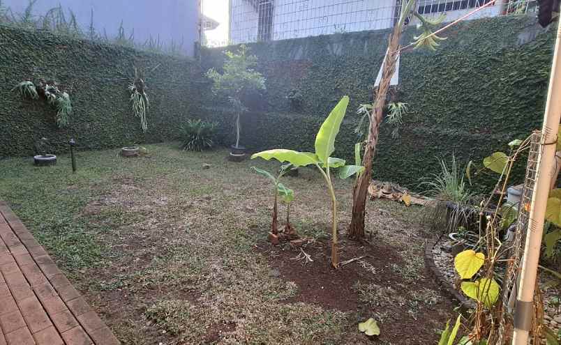 dijual rumah jl cendrawasih bintaro kec