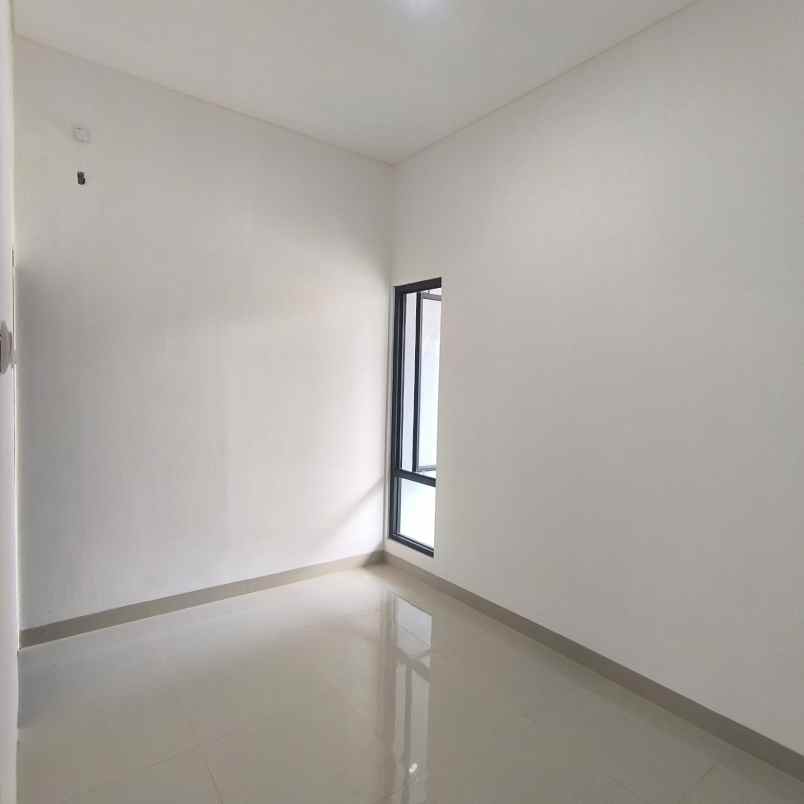 dijual rumah jl cipinang kebembem