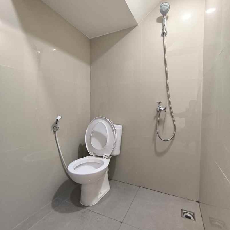 dijual rumah jl cipinang kebembem