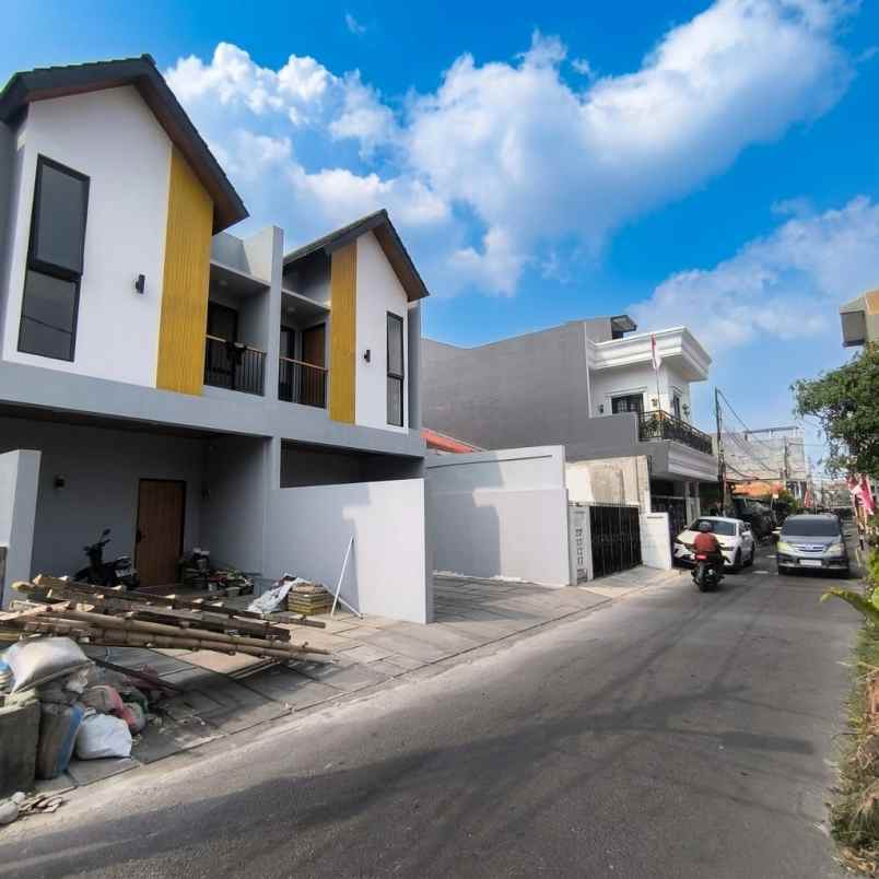 dijual rumah jl cipinang kebembem
