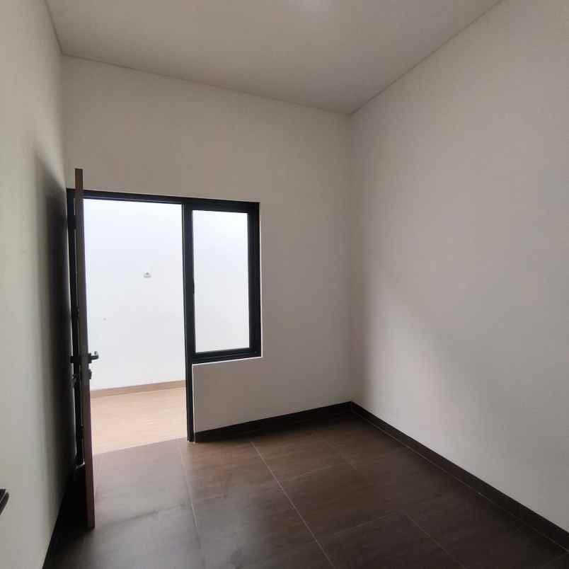 dijual rumah jl cipinang kebembem