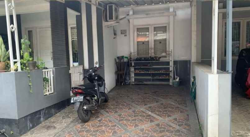 dijual rumah jl ciracas jakarta timur
