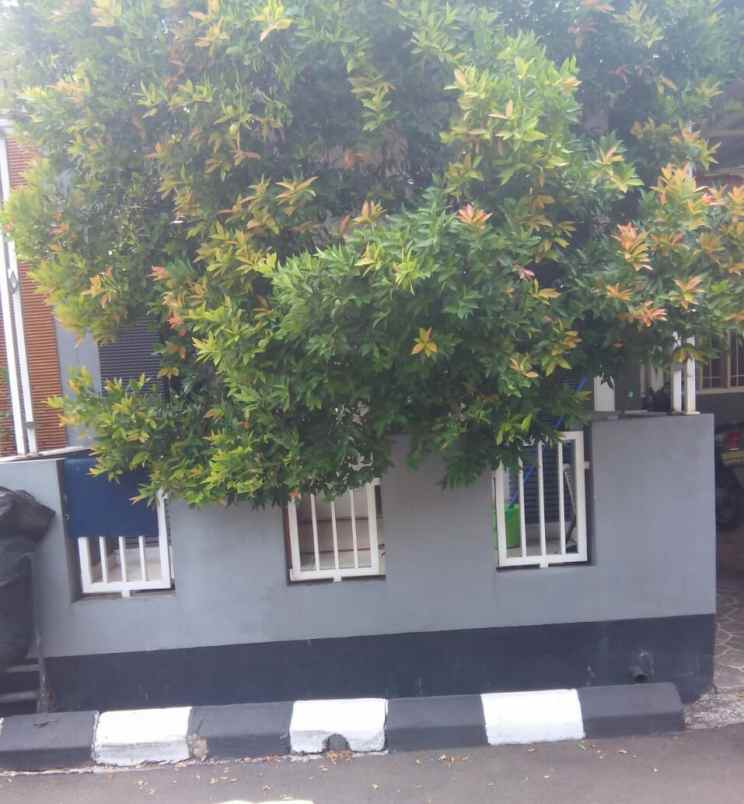 dijual rumah jl ciracas jakarta timur