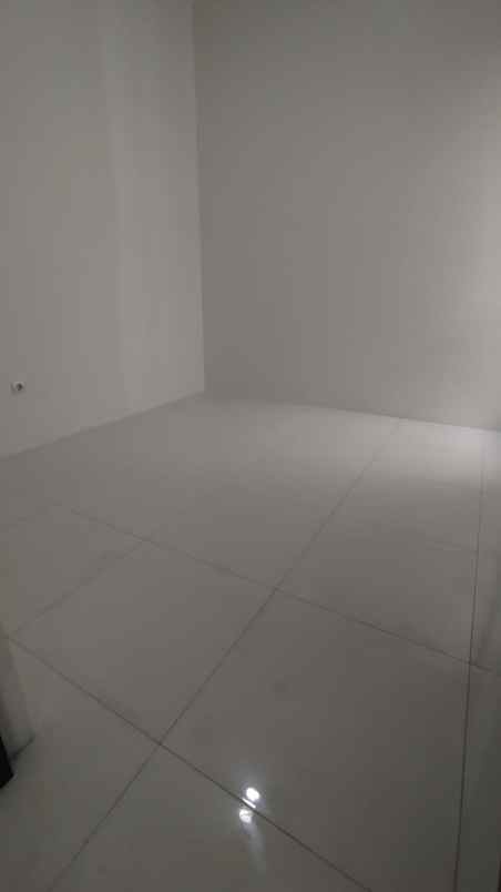 dijual rumah jl cisaranten endah
