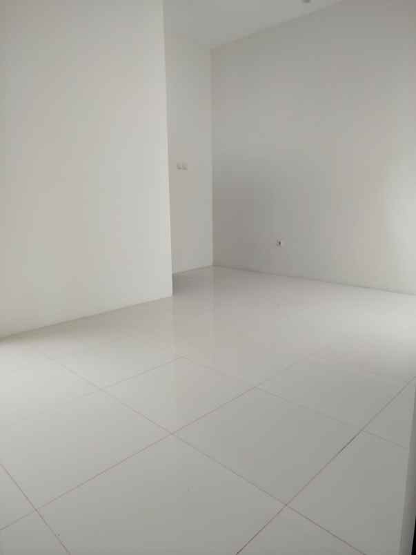 dijual rumah jl cisaranten endah