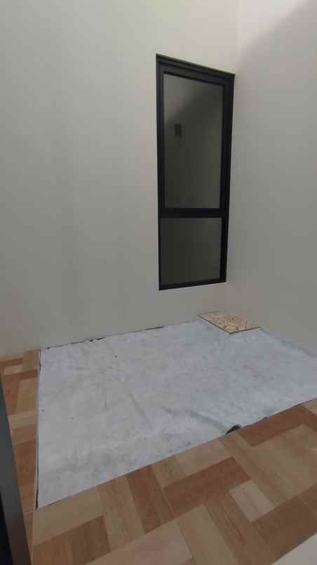 dijual rumah jl cisaranten endah