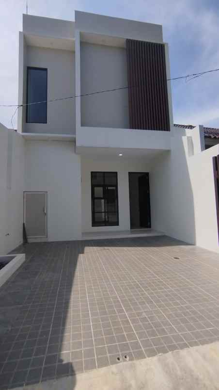 dijual rumah jl cisaranten endah