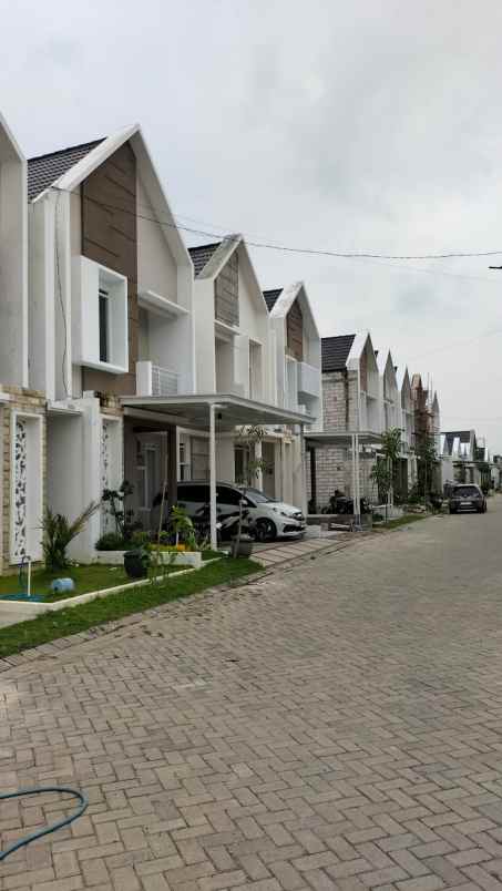 dijual rumah jl doplang purbosuman ponorogo