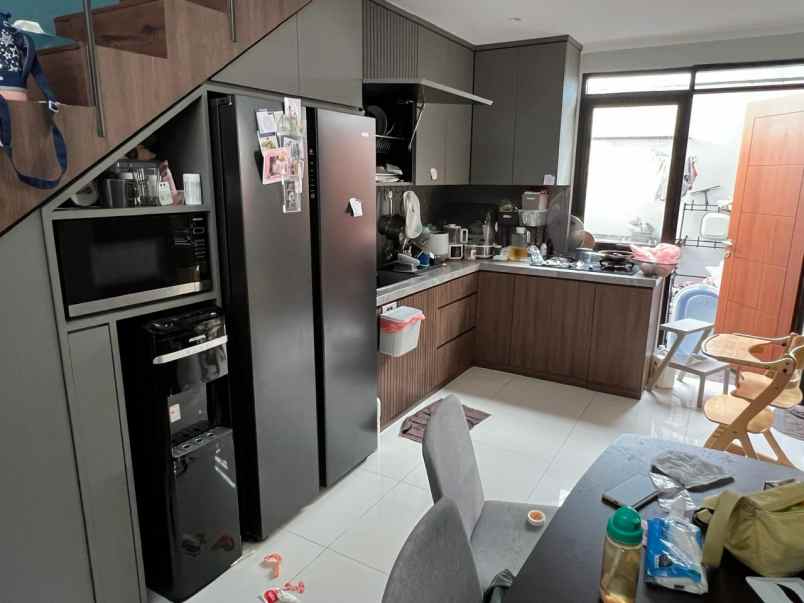 dijual rumah jl gn batu pasteur kota