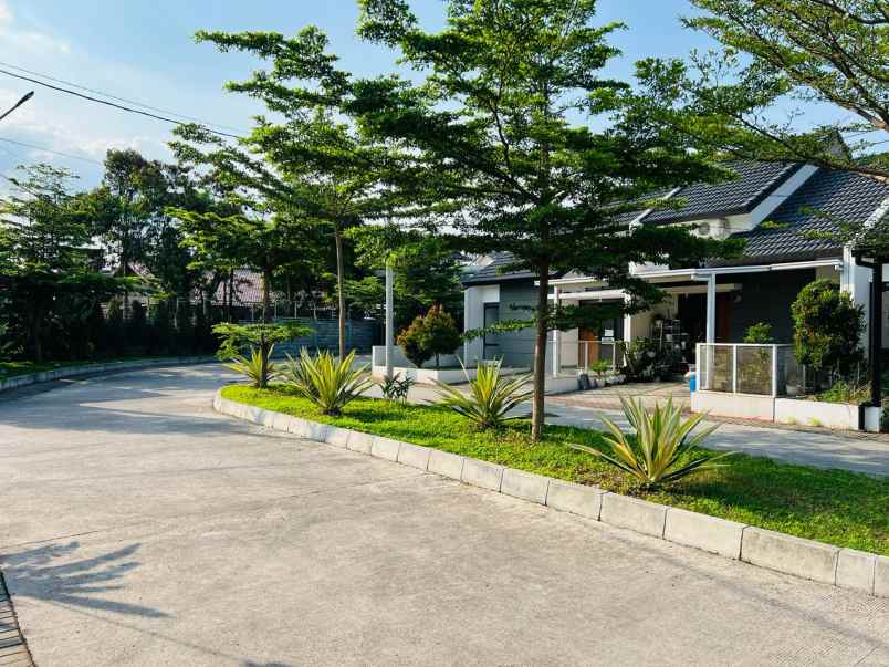 dijual rumah jl gn batu pasteur kota