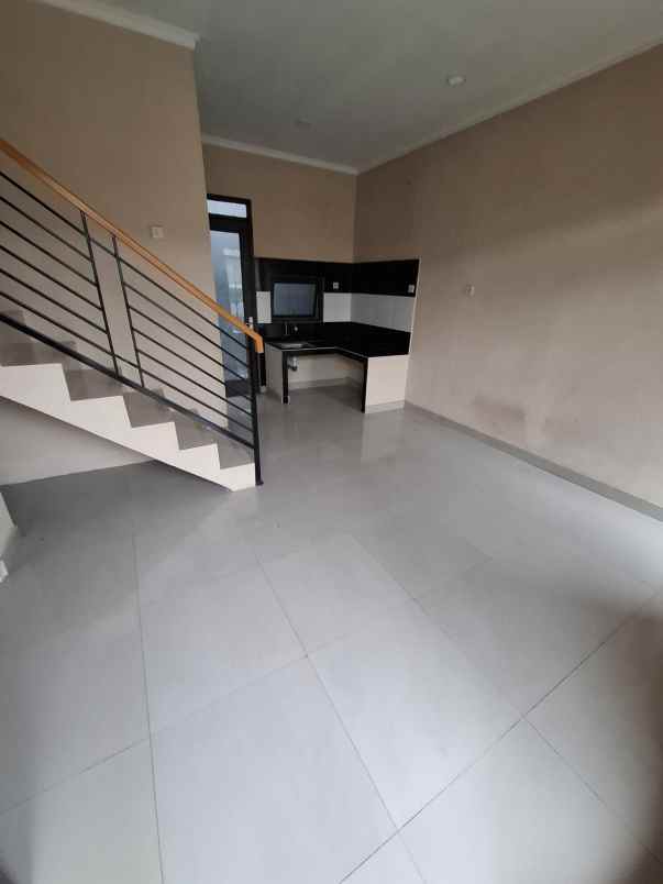 dijual rumah jl haji genang belakang