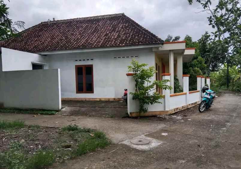 dijual rumah jl imogiri barat