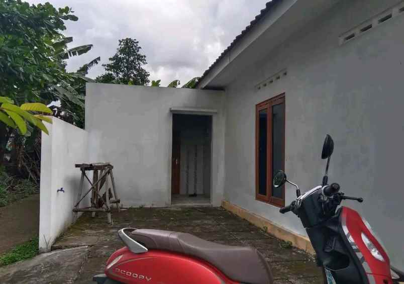dijual rumah jl imogiri barat