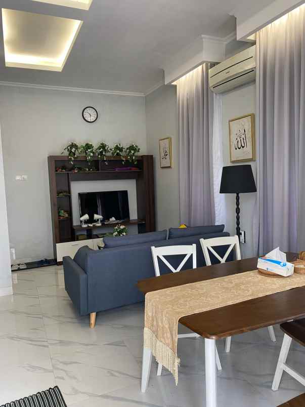 dijual rumah jl jati padang pasar