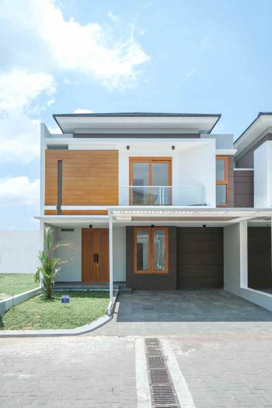 dijual rumah jl kabupaten duwet