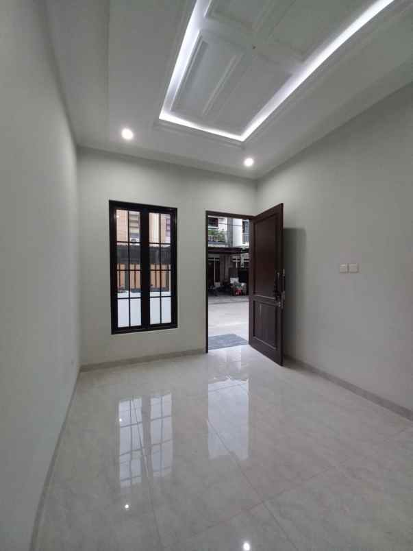 dijual rumah jl kalimulya cilodong