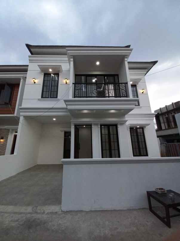 dijual rumah jl kalimulya cilodong