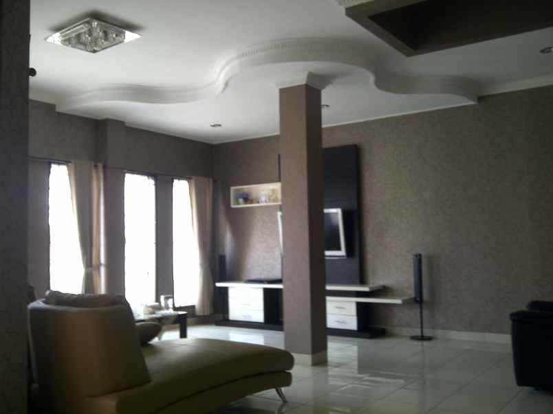 dijual rumah jl kolonel masturi