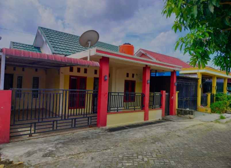 dijual rumah jl kuansing