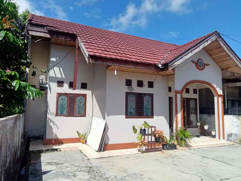 dijual rumah jl melati indah