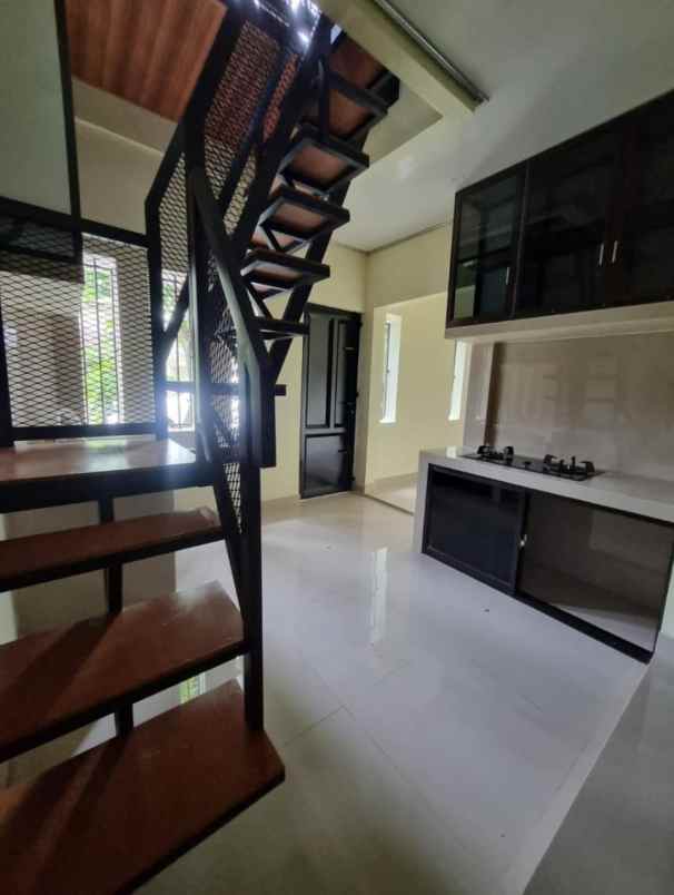 dijual rumah jl palagan